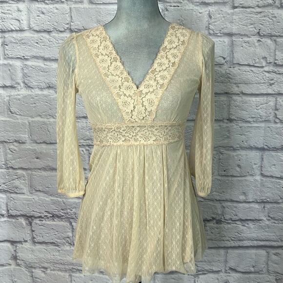 Express Y2K mesh and lace blouse - Picture 1 of 8